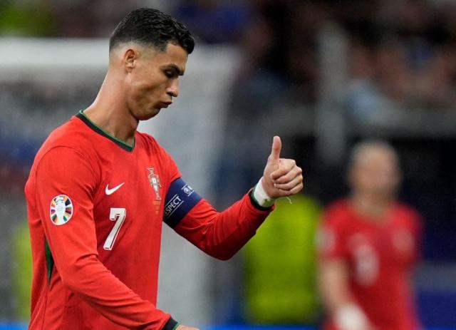 球球大作战直播-佩佩C罗险成罪人 点球大战三连扑 科斯塔一战成圣