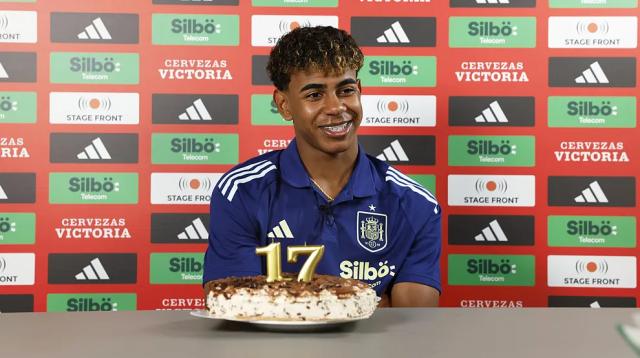 球球大作战直播-亚马尔17岁生日：姆巴佩要我球衣，我不会成为梅西