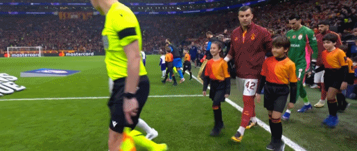 英雄联盟直播-半场：马竞1-1加拉塔萨雷，朱利亚诺-西蒙尼闪击，略伦特乌龙