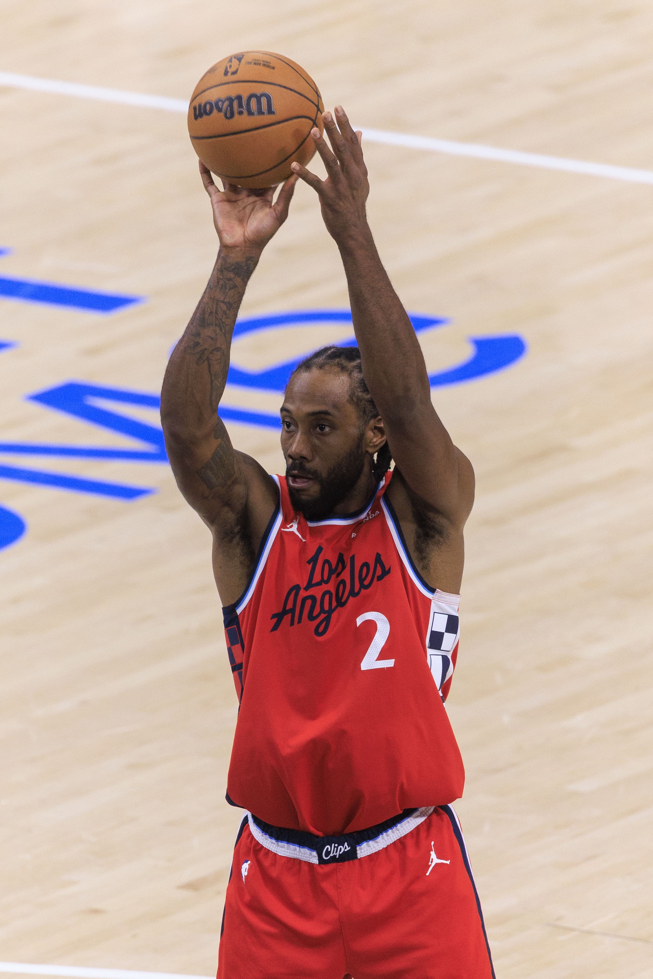 可别受伤！小卡撤步急停干拔长两分飙中 落地有些崴脚